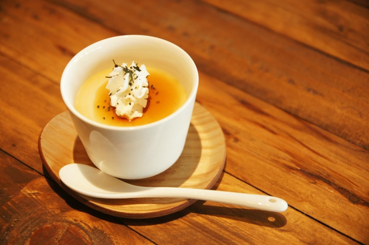 茨城・大子町　カフェ＆ゲストハウス　咲くカフェ　メニュー。「咲くカフェ　ぬっとりプリン」