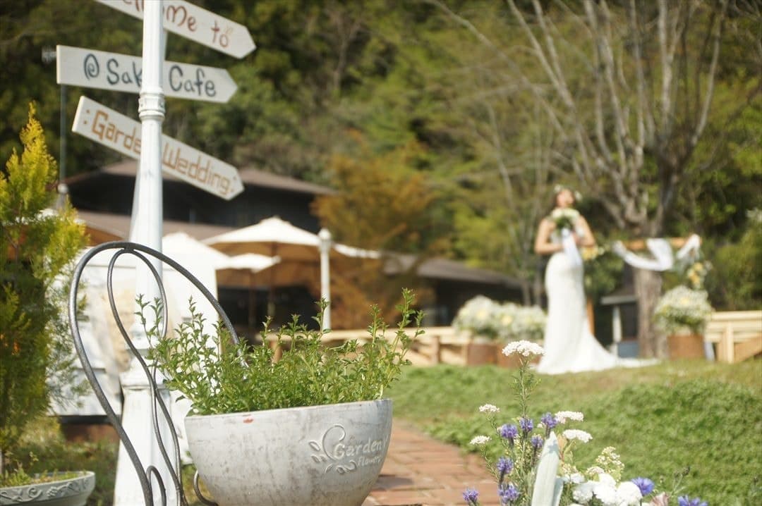 茨城・大子、お洒落カフェ＆ゲストハウス、咲くカフェのガーデンウェディング。garden wedding。